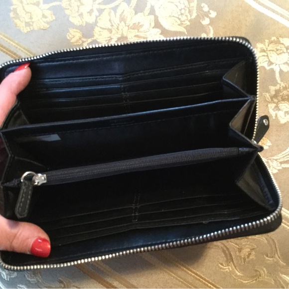 Coach Wallet - Picture 4 of 4